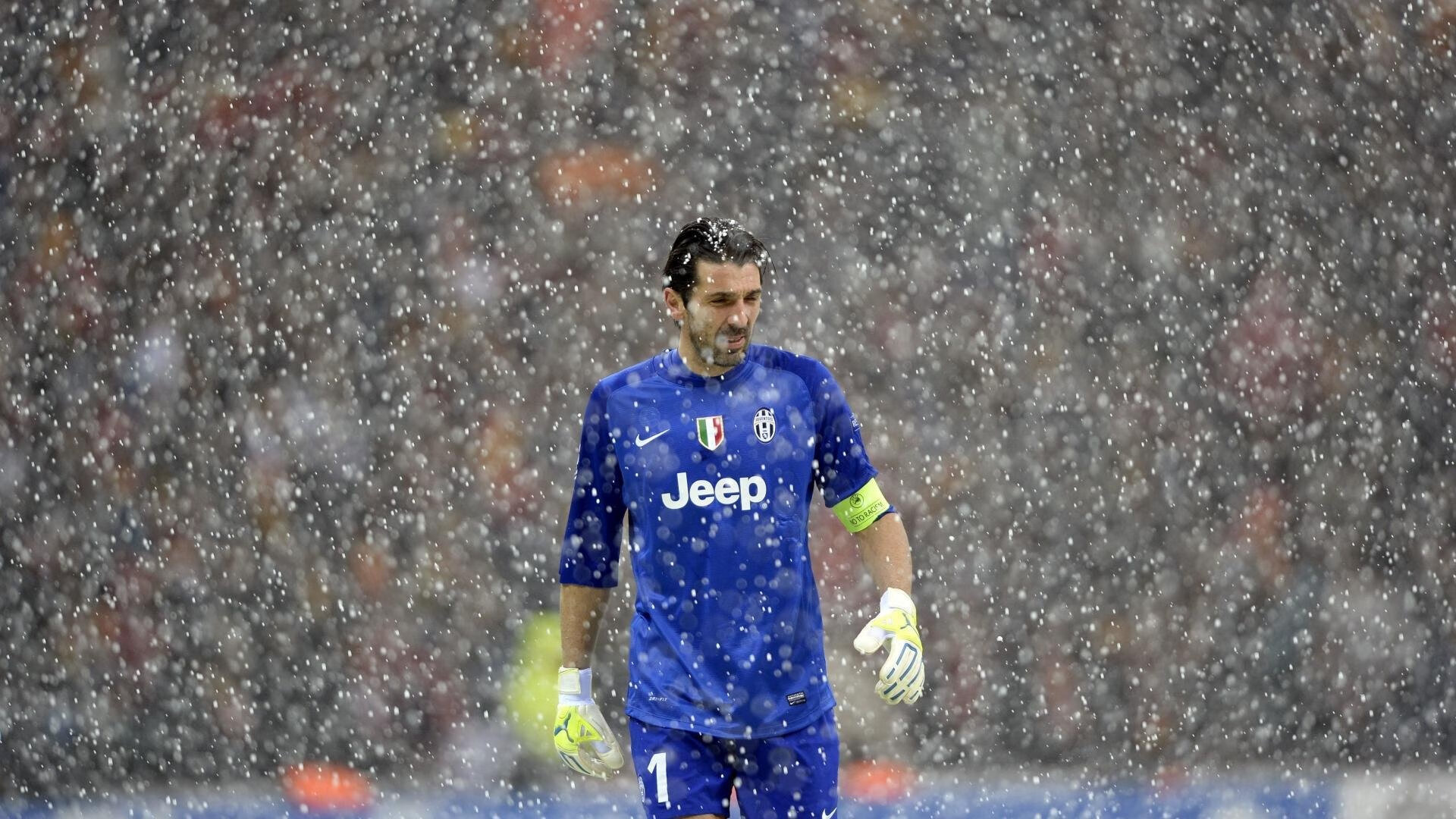 冰岛火山灰与F1引擎齐鸣，当三笘薰在街道赛道完成波带走的终极隐喻