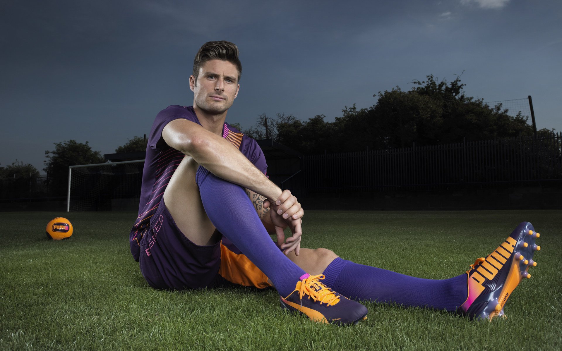 赛道上的新王，阿尔瓦雷斯在F1新赛季揭幕战之夜改写历史