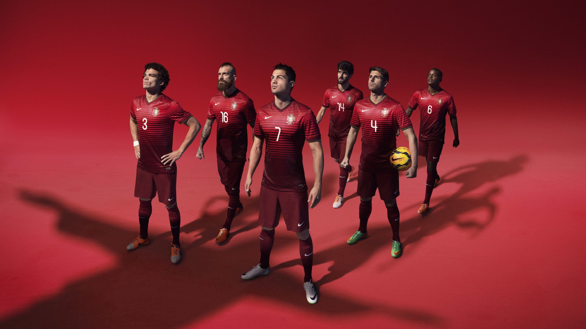 从尼斯到伦敦，防守的艺术与中场的王权—论现代足球的终极博弈