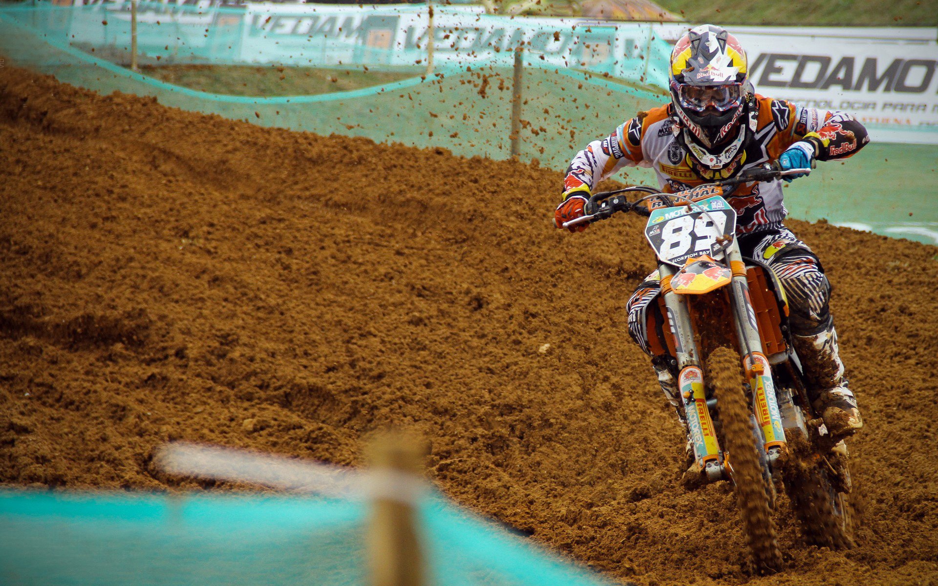 戴维斯杯的钢铁洪流，当国家荣耀碾压温网优雅，梅德韦杰夫如何统治全场？