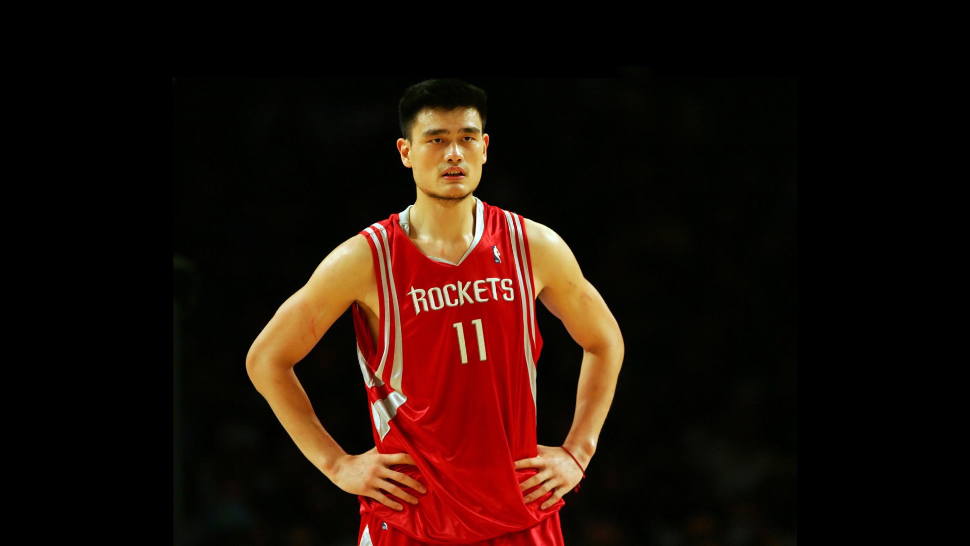 2026世界杯C组绝杀之夜，瑞士精准一击碎乌拉圭，莱万巨星光芒点亮胜利征程